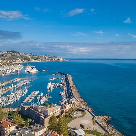 Giannina Few Meters From Theater Ariston - Happy